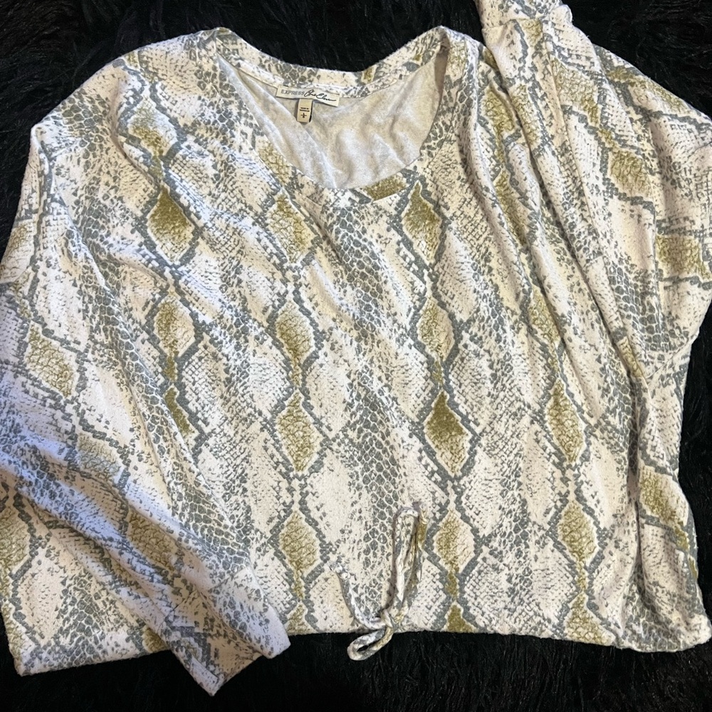 Express snack print long sleeve
